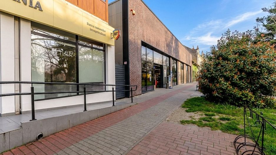 Spatiu comercial de vanzare cu chirias supermarket Profi - Poză 2