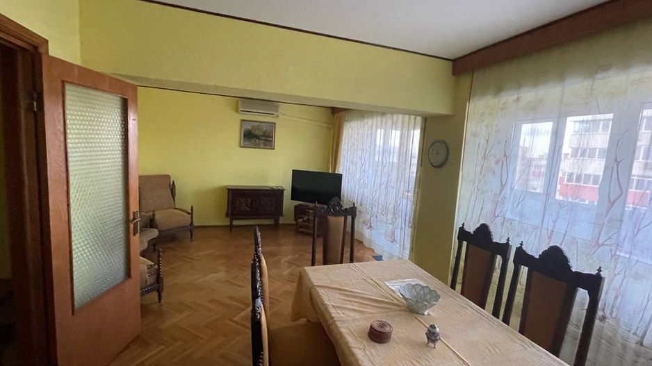 Apartament spatios pentru inchiriere in zona Blvd. Mihalache - Poză 1
