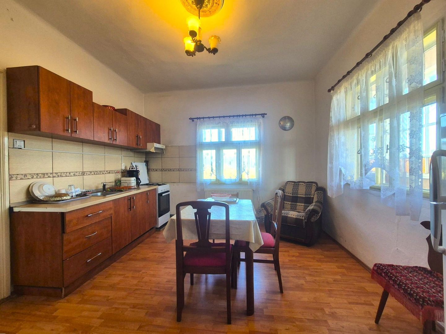 Exclusivitate- Casă rustică de închiriat în Fundata – Priveliște spectaculoasă - Poză 9