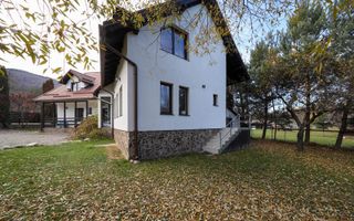 Vilă spațioasă de vânzare în Predeluț, Bran | 2000mp - Poză 44