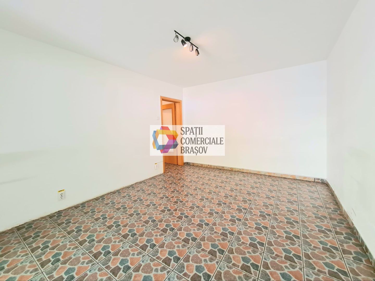 Apartament cu doua camere, zona Racadau 55 mp - Poză 1