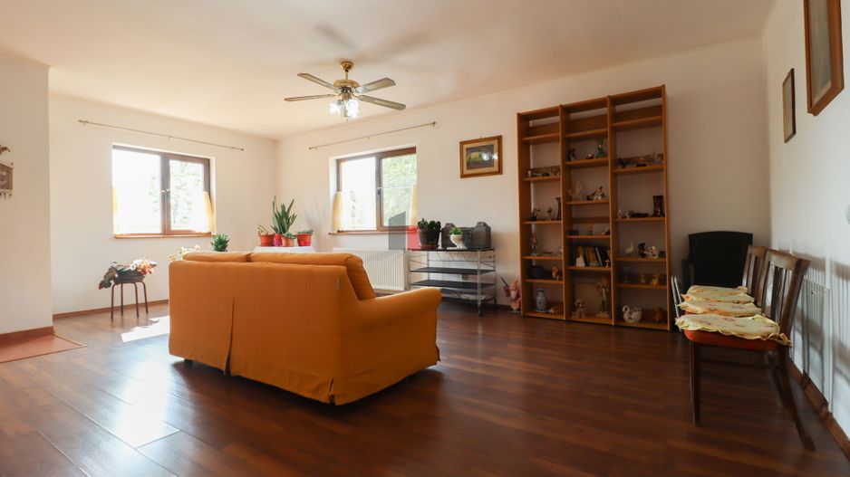 Vila "SEPHARA", teren 700 mp,  292 mp suprafata totala, NEGOCIABIL - Poză 2