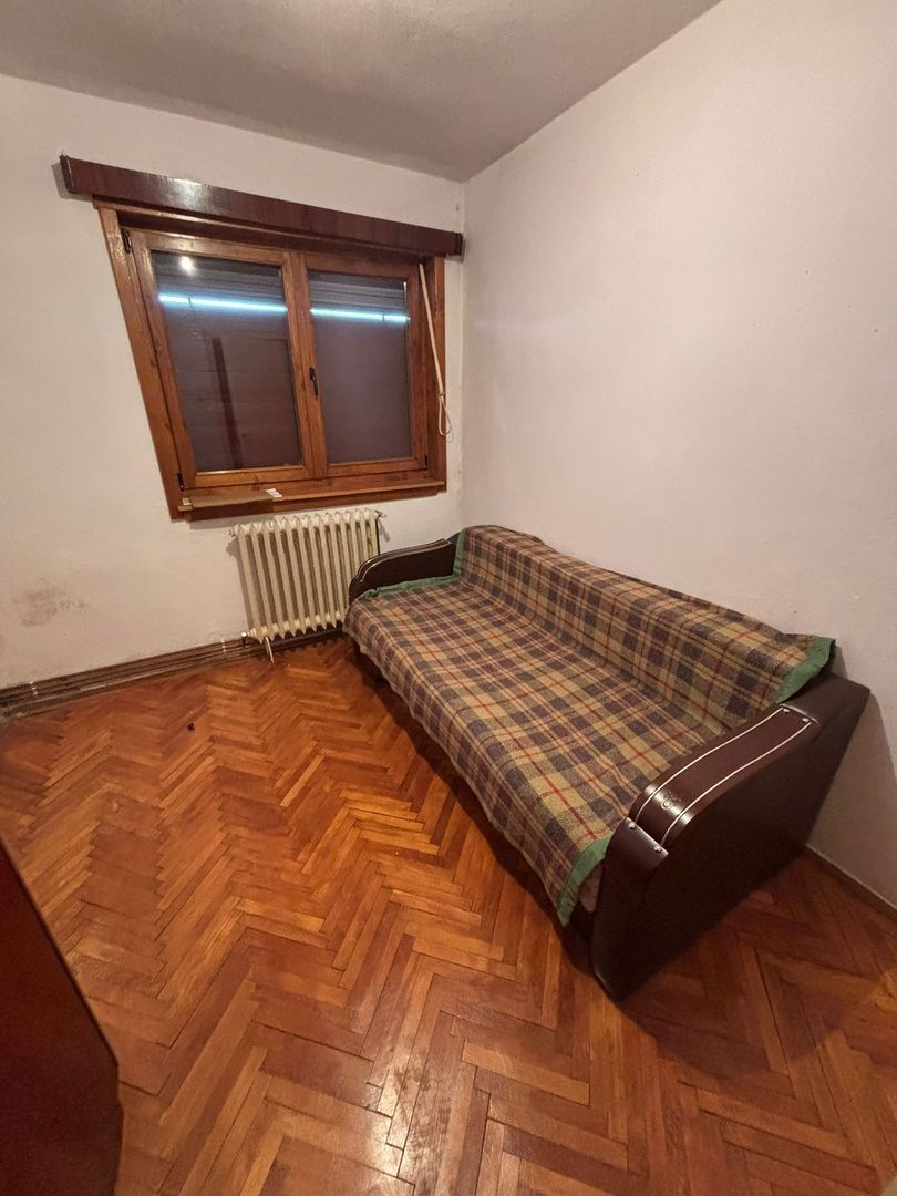 Apartament cu 3 camere de vanzare in Cugir - Poză 4
