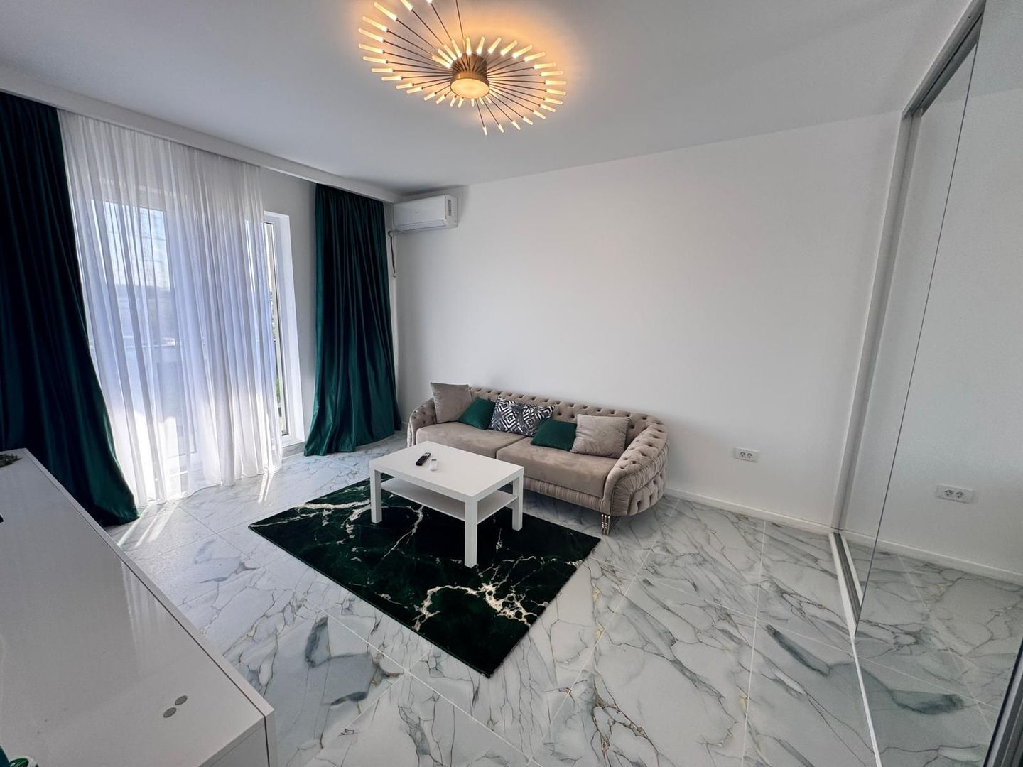 AP. 2 CAMERE - PARCARE INCLUSA, CENTRALA PROPRIE, MOBILAT MODERN - Poză 3