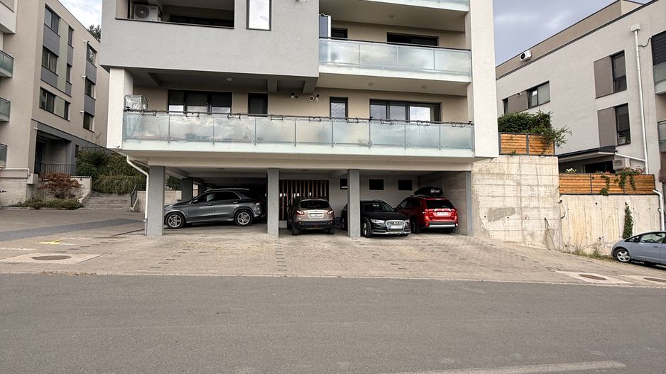 Apartament cu 2 camere de vânzare cu gradina proprie si parcare - Poză 2