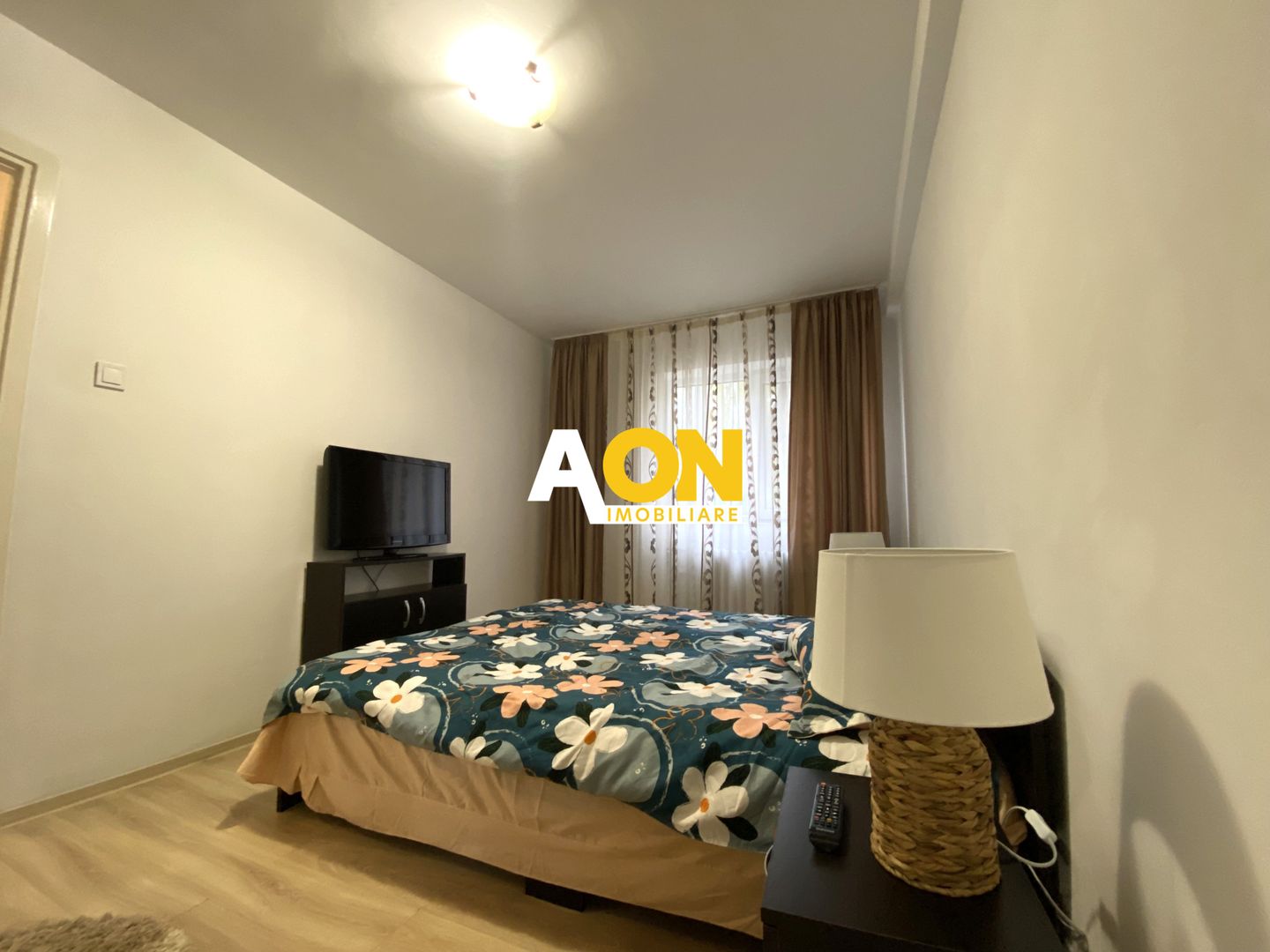 Apartament cu 2 Camere, Zona Cetate - Poză 3