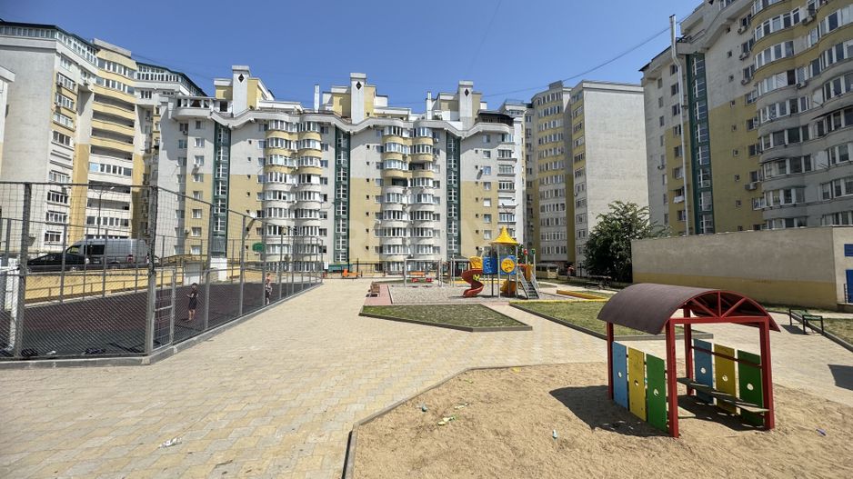 De Vânzare: Apartament Ciocana, Strada Mircea Cel Bătrân - Poză 1