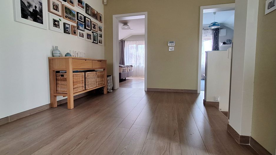 Casa eficienta energetic cu piscina in Giroc - Poză 28