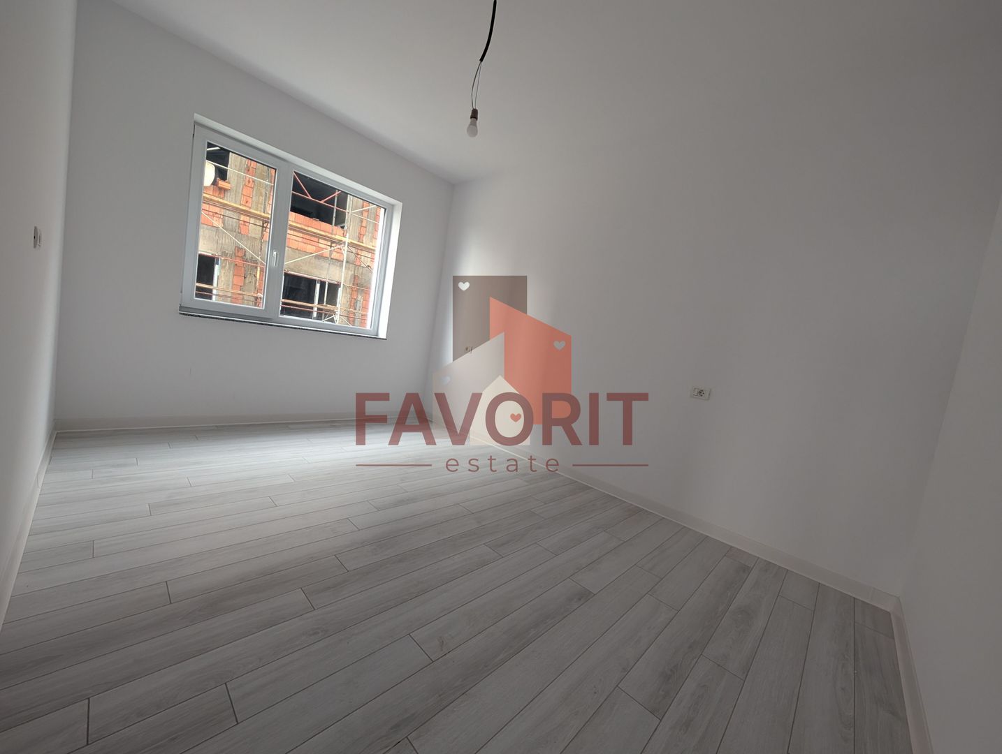 Etaj 1. Bloc nou. Loc de parcare inclus - Poză 2