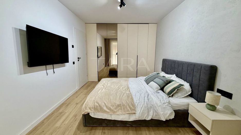 Apartament modern, finisat premium, balcon mare, mobilat complet. - Poză 7