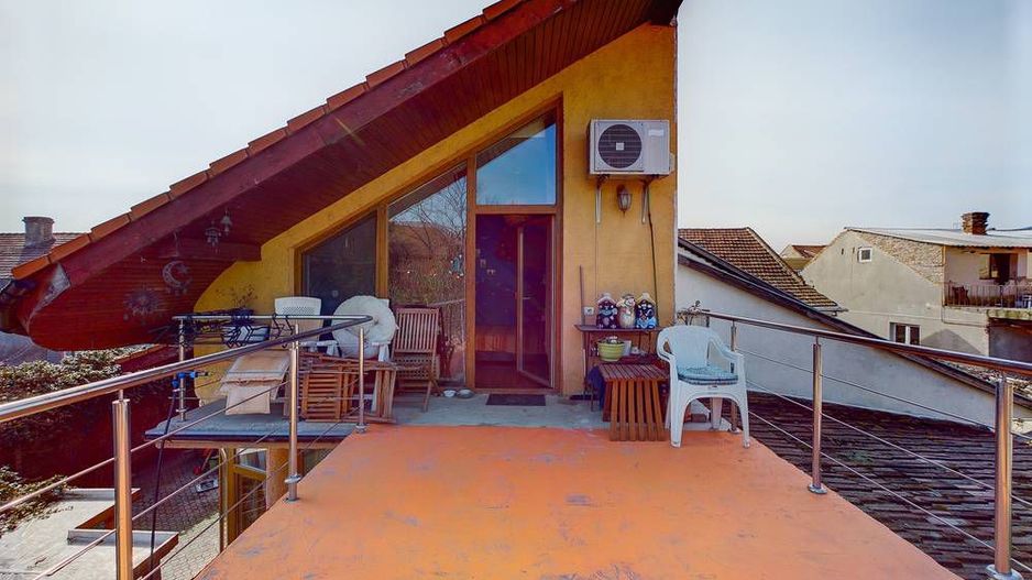 Casă generoasă în Grădiște - Poză 19