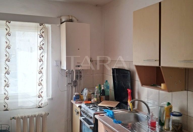 Apartament cu 4 camere, etaj 1, zonă excelentă. - Poză 2