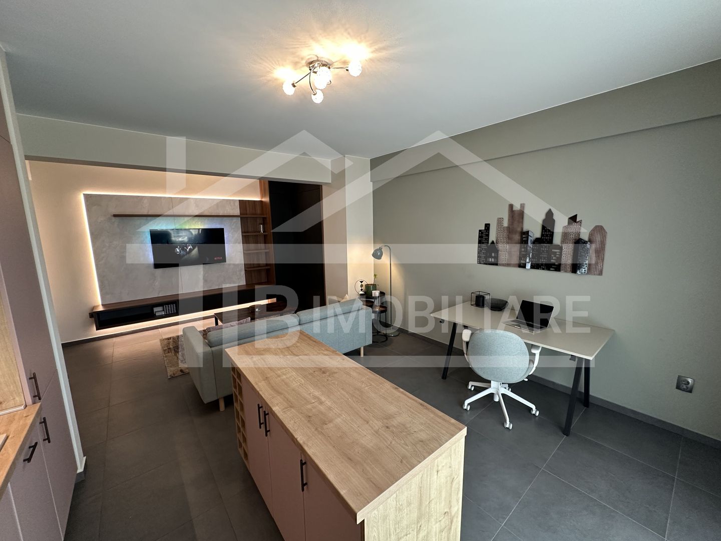 Apartament cu 2 camere, 52mp , terasa 25mp , Zona Centrala - Poză 2