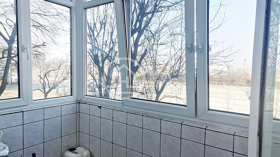 Apartament de vânzare cu 3 camere în zona Iosia , Oradea - Poză 6