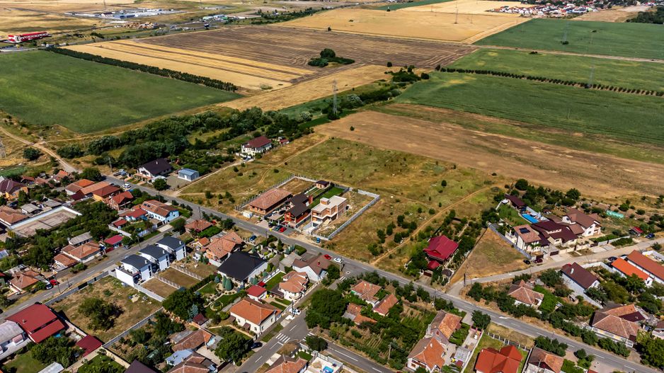 Loc de casă în Poltura Arad - Poză 1
