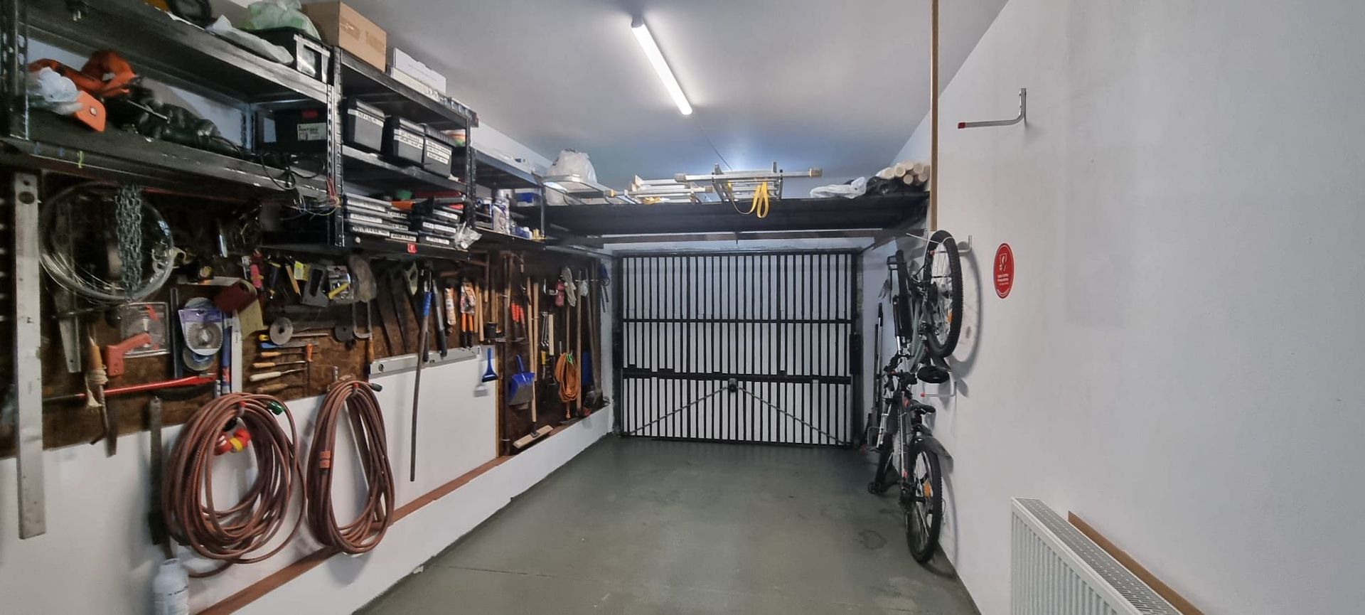 Parter cu structură pentru etaj, curte amenajată și organizare impeca - Poză 28