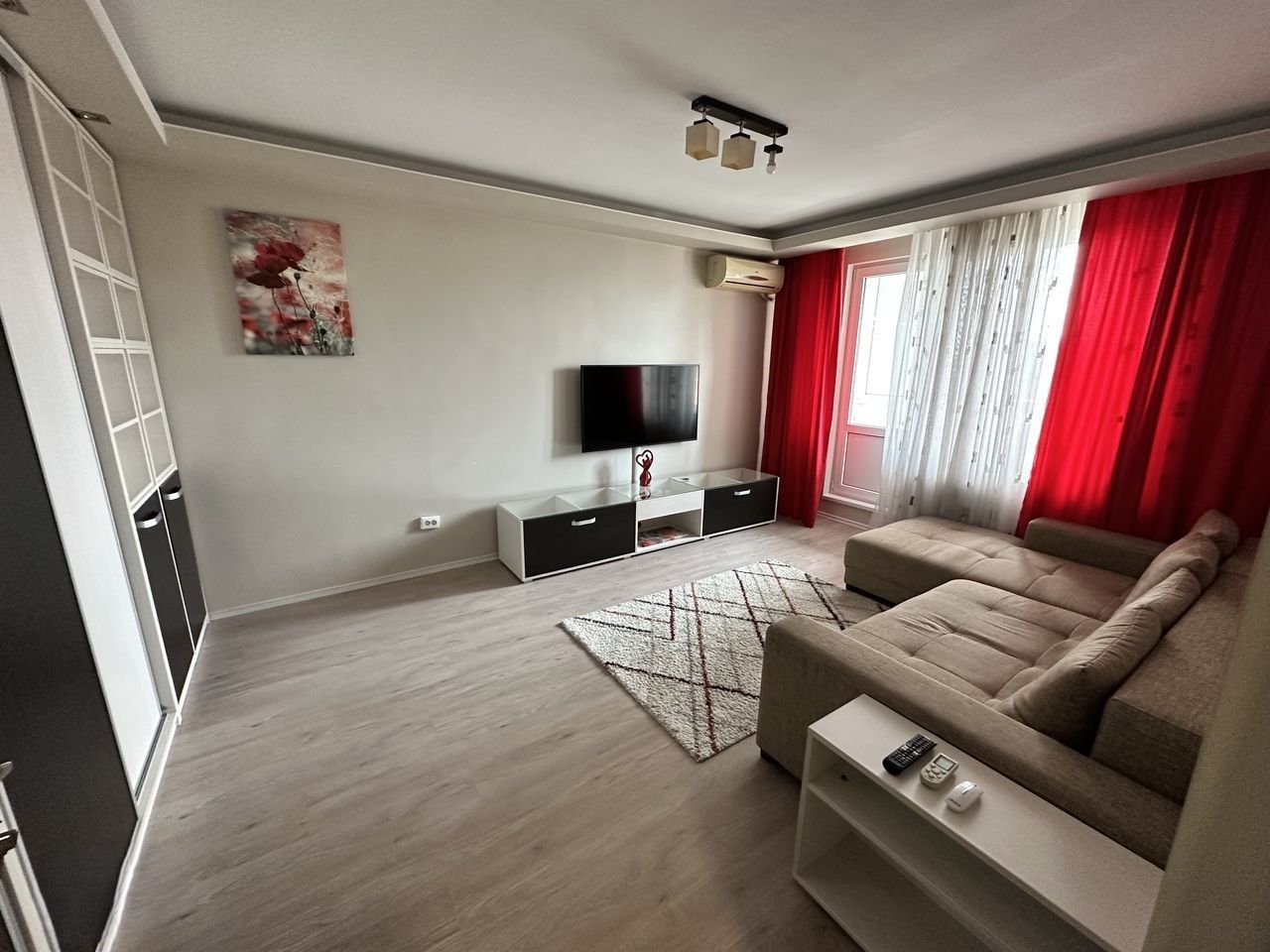 De vânzare: garsonieră renovată - Gorjului - metrou - Vedere spate - Poză 1