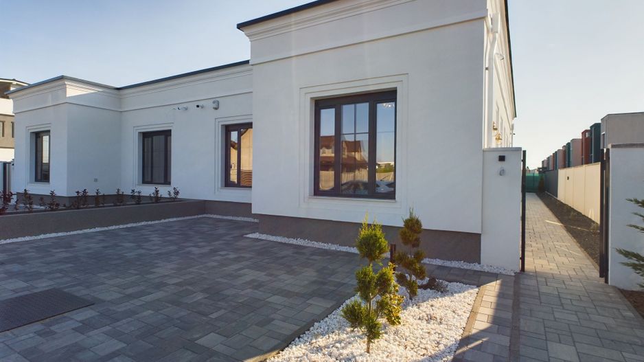 Locuință modernă cu curte spațioasă în Dumbrăvița – perfectă pentru familia ta! - Poză 1