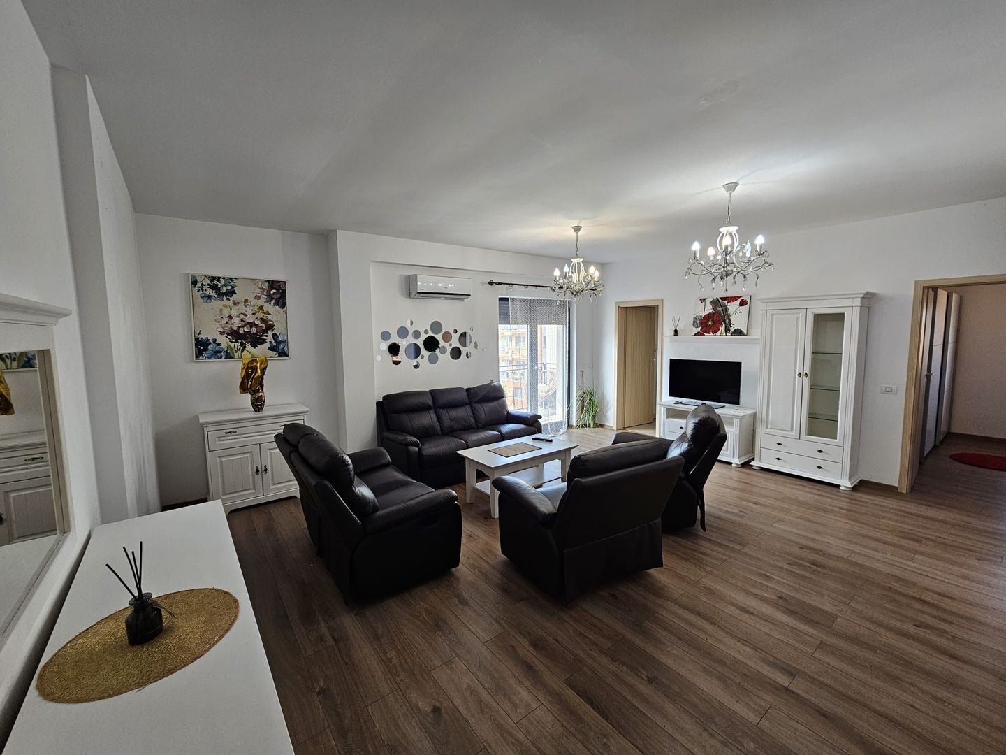 Apartament 2 camere la intrare în Dumbravita - Poză 1