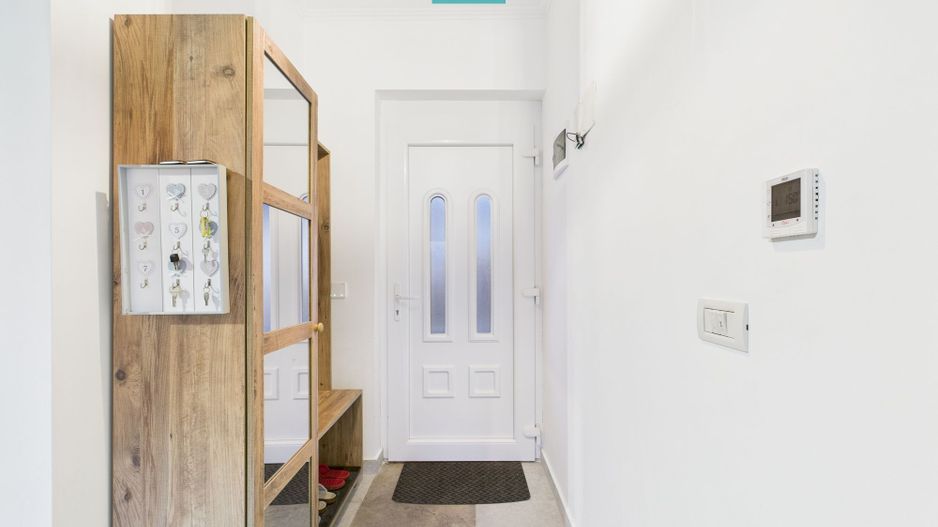 Casă cu 4 camere în Dumbrăvița, langă pădure - Poză 4