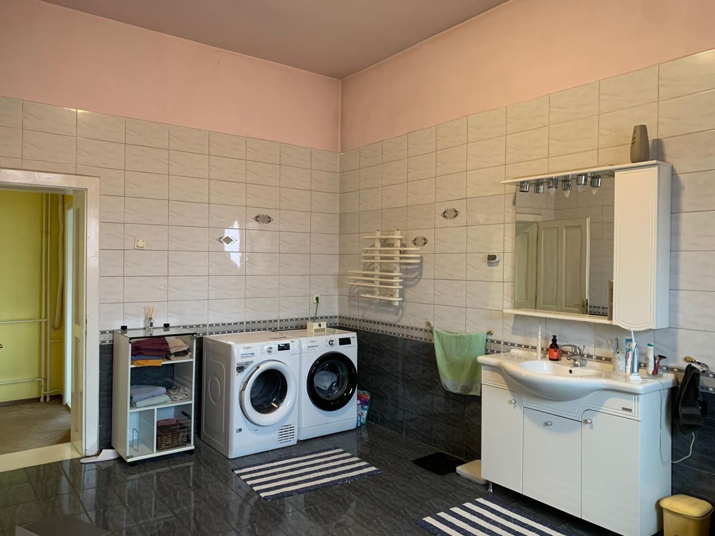 Casa versatila   P+E+M in zona  isorica Sinaia - Poză 20