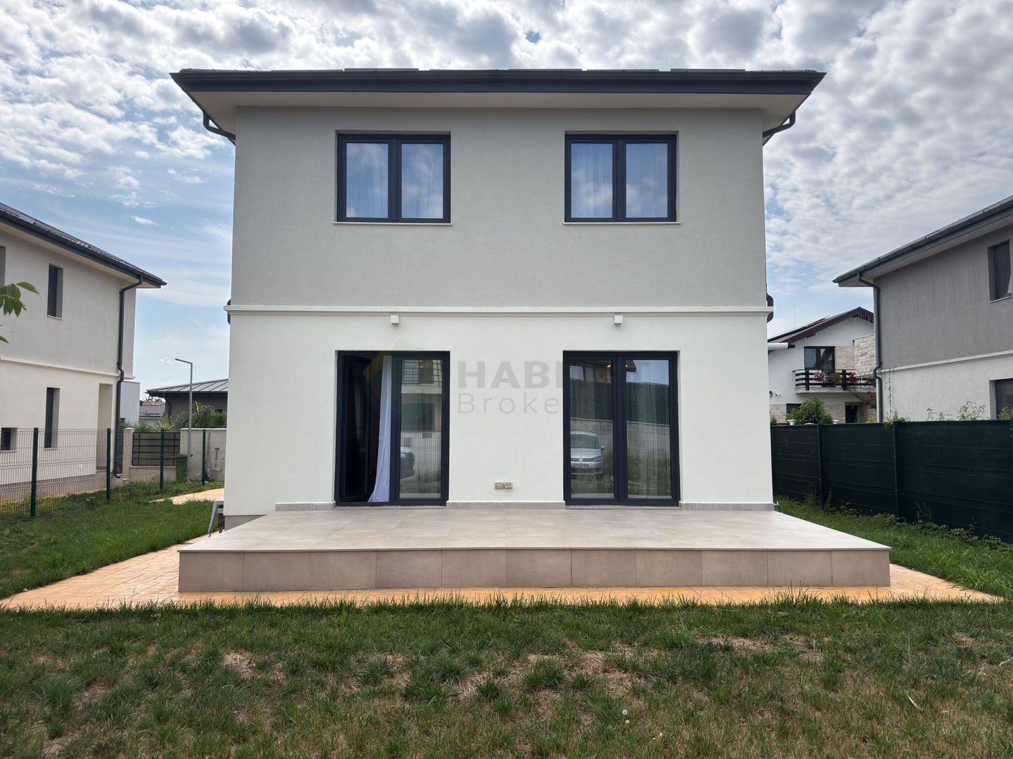 Vilă modernă cu 5 camere de închiriat în Corbeanca - Poză 26