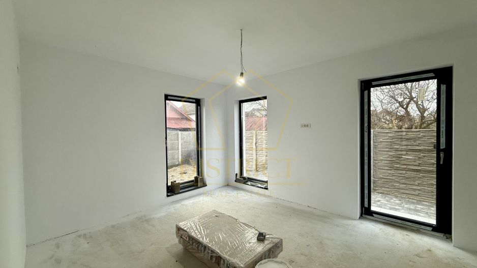 Duplex despartit prin camera tehnica cu 4 camere | Giroc - Poză 3