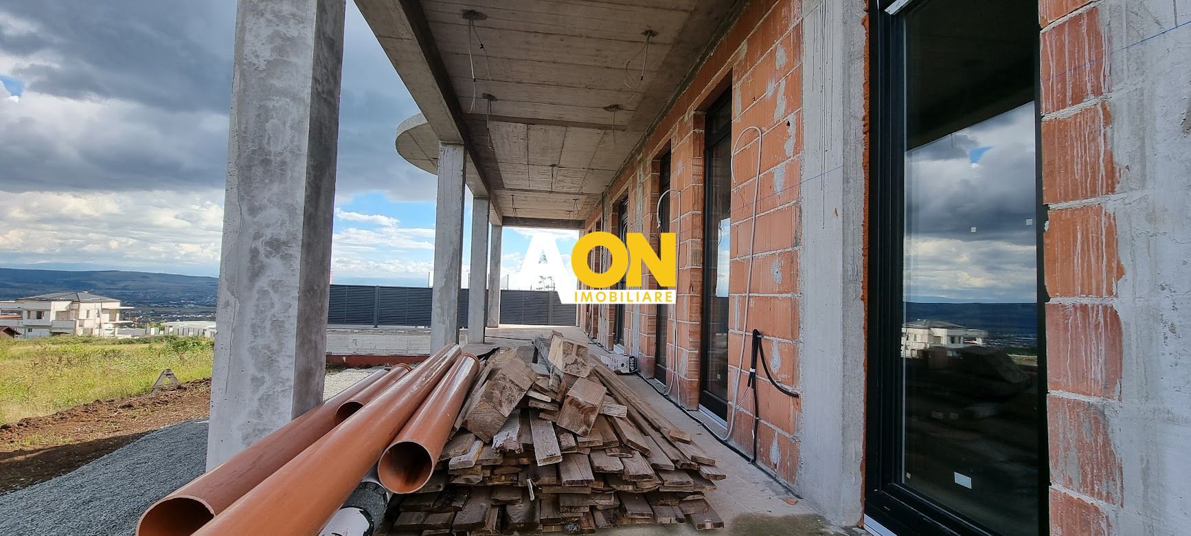 Vila la rosu, zona Schit - Poză 2