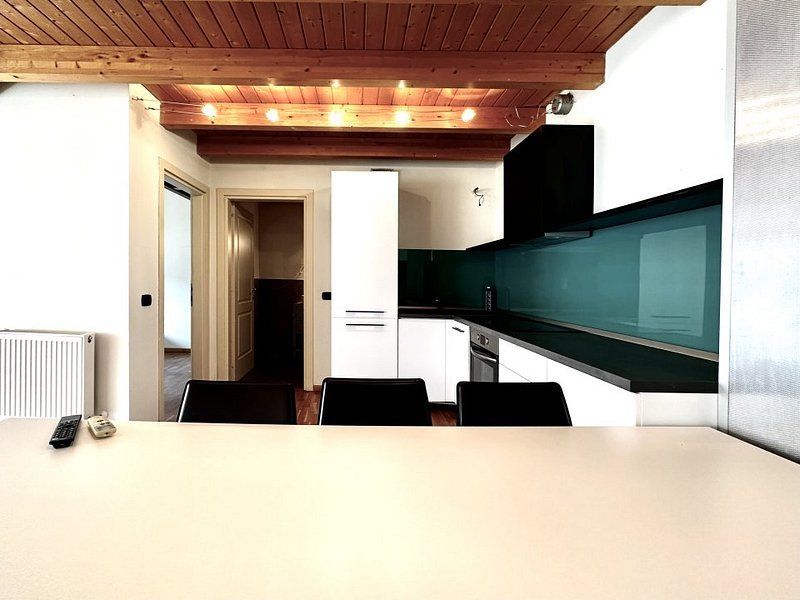 Apartament în Piața Unirii - renovat - mobilat și utilat - Poză 12