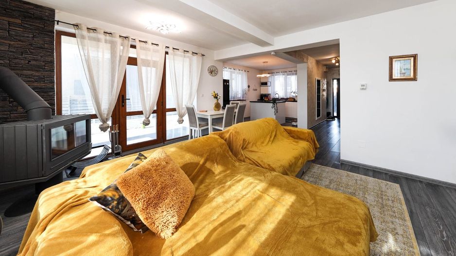 Casă Individuală Modernă de Vânzare | Sânpetru, Brașov - Poză 6