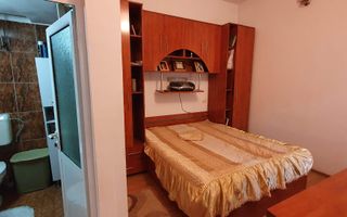 Casa cu 7 camere, 2 spatii comerciale, pretabila pt. birouri, Centru - Poză 14
