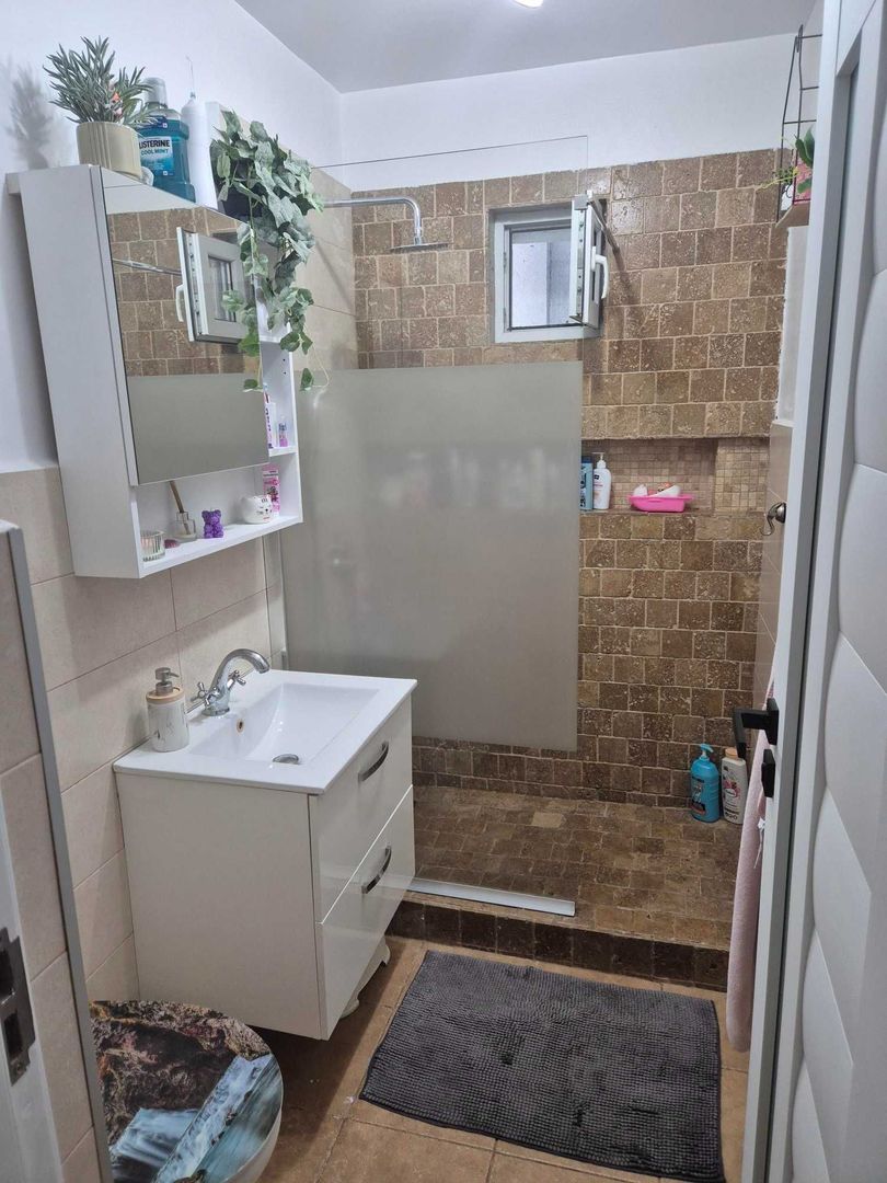 Vanzare Apartament 2 camere cu curte proprie |  | Șoseaua Sălaj - Poză 4