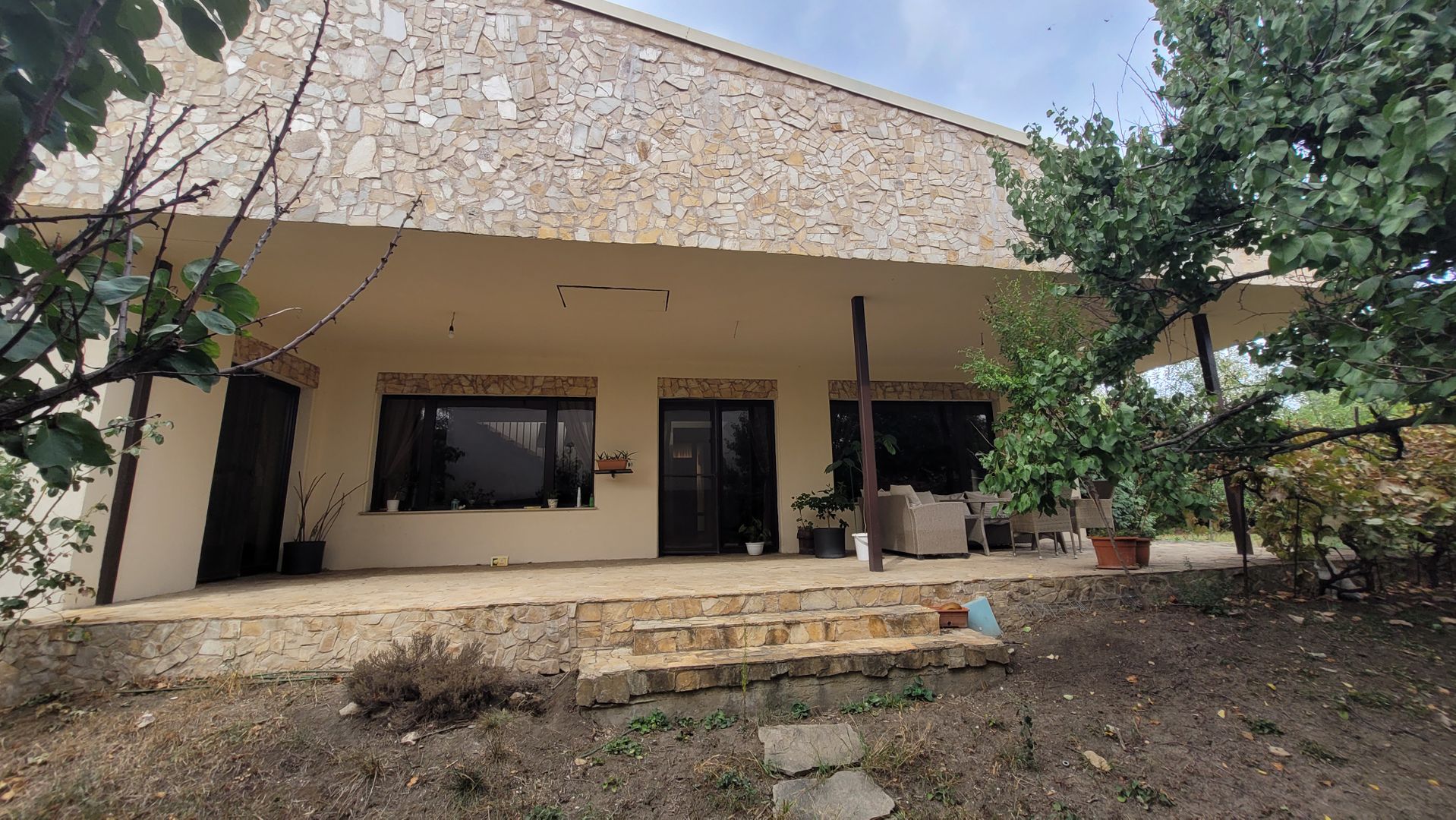 🏡 Casă individuală în Ronat – 6 camere, garaj dublu, finisată modern✨ - Poză 3