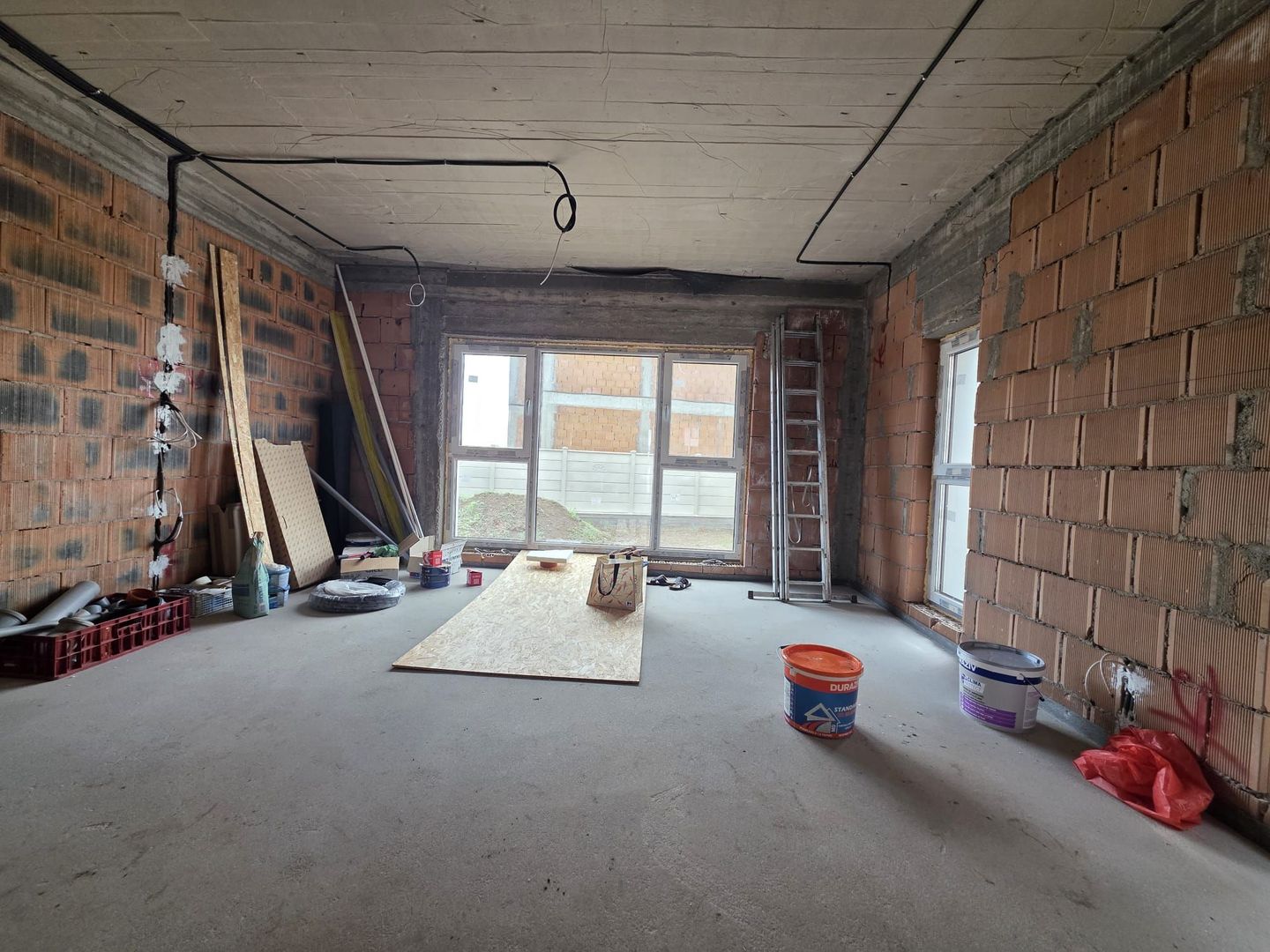 Vilă individuală în Tunari – 5 camere, curte privată - Poză 6