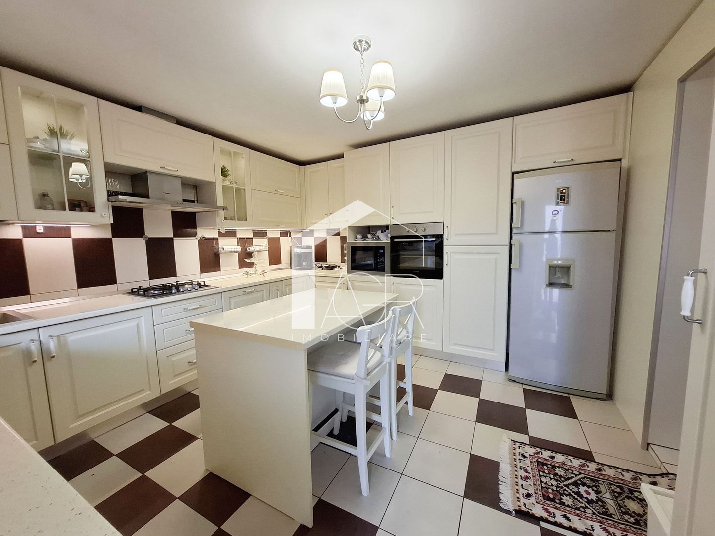 Casa P+M, cu 5 camere, zona Central - Poză 5