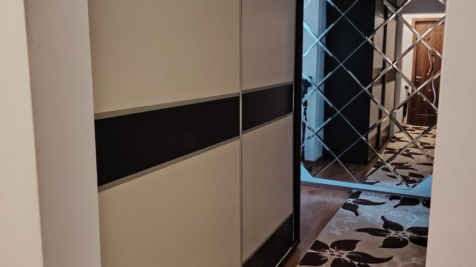 Apartament 2 camere de vânzare - Craiovița noua - Poză 4