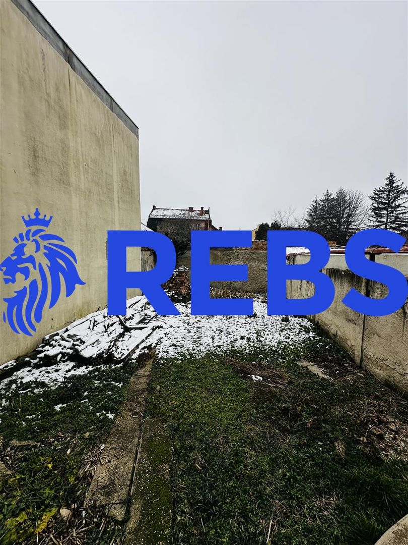 Casa ULTRACENTRAL singur in curte - Poză 4