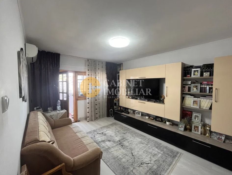 Apartament cu 2 camere decomandat, etaj intermediar - zona Garii - Poză 1