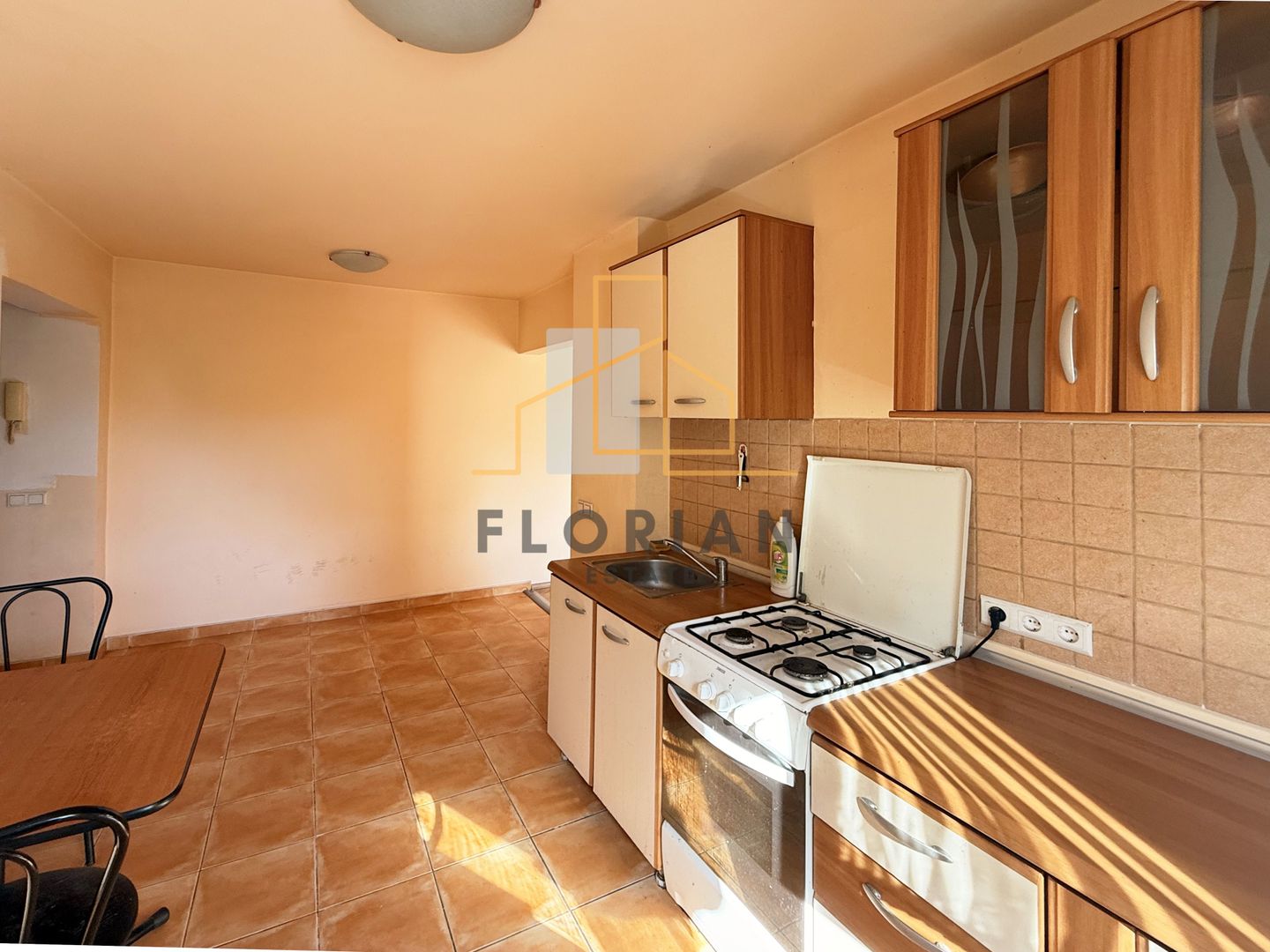 Apartament 2 camere, langa Casa Tineretului, zona Spitalul Judetean - Poză 2