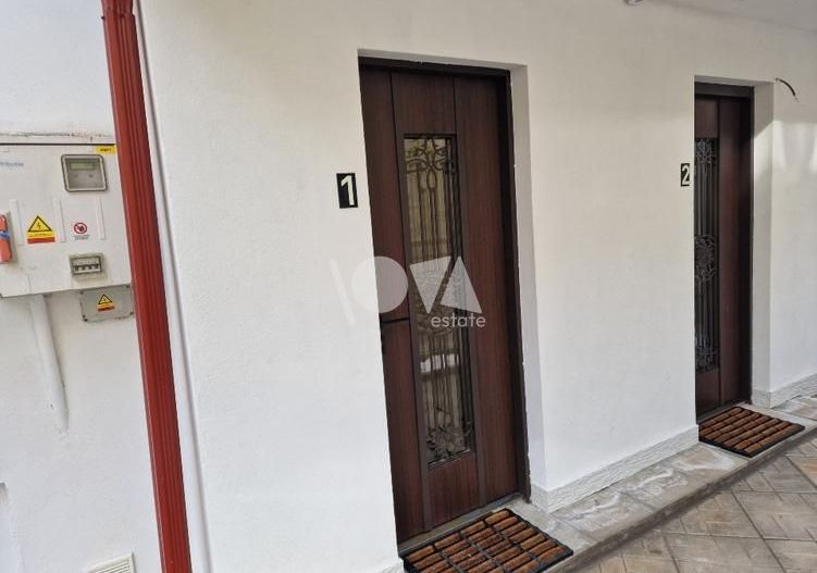 Pentru inchiriere Duplex 5 camere ( Parter + Demisol ) in vila Piata Romana - Poză 2