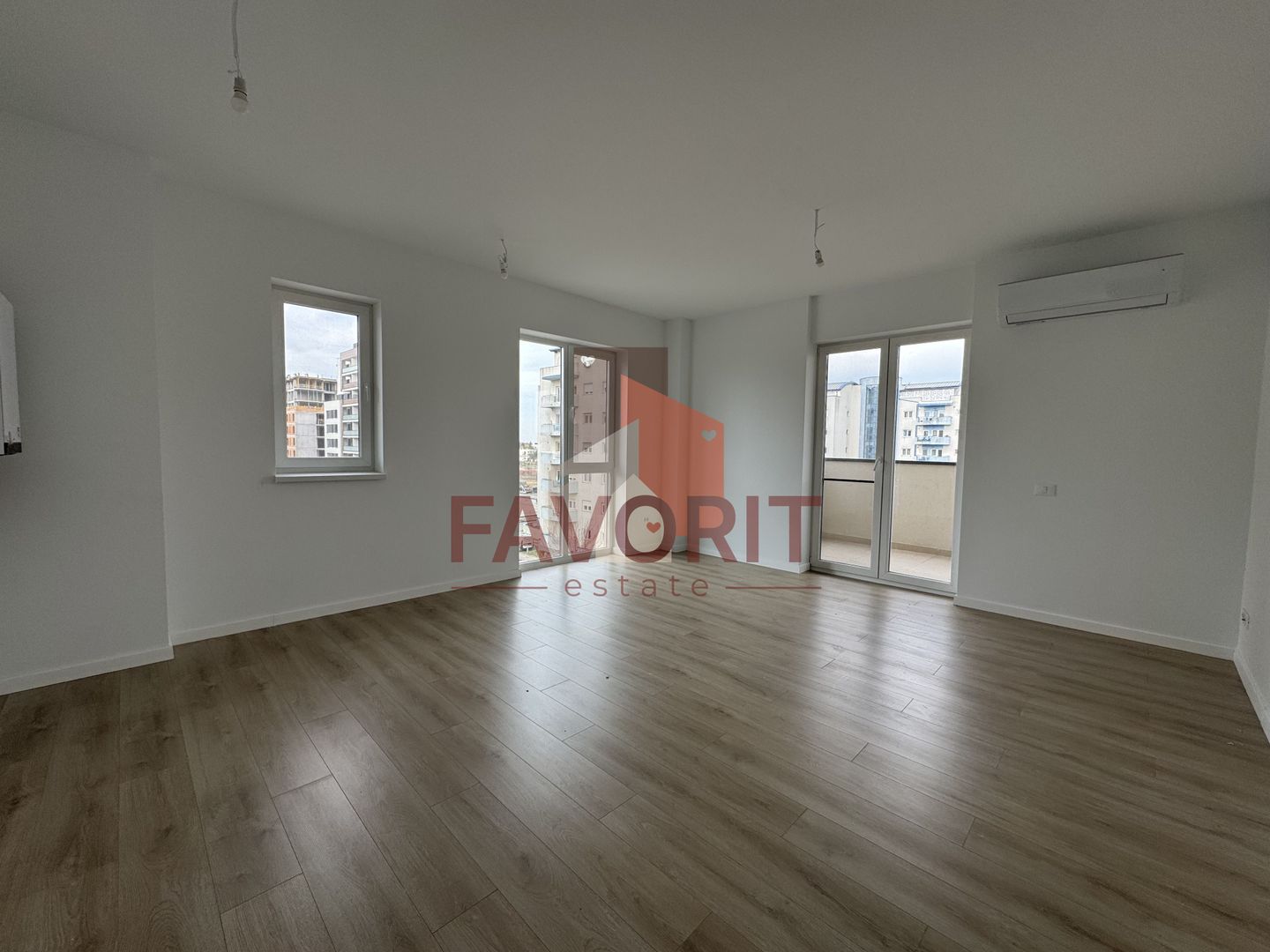 COMISION 0% .  Disponibil imediat. Bloc nou in oras - Poză 1