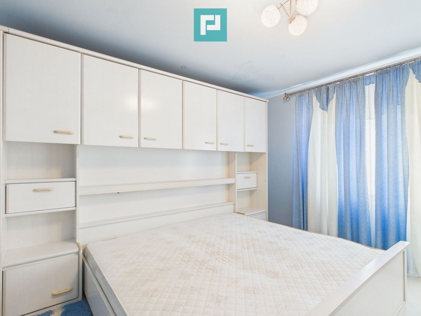 Casă spațioasă în Sântana - Poză 6