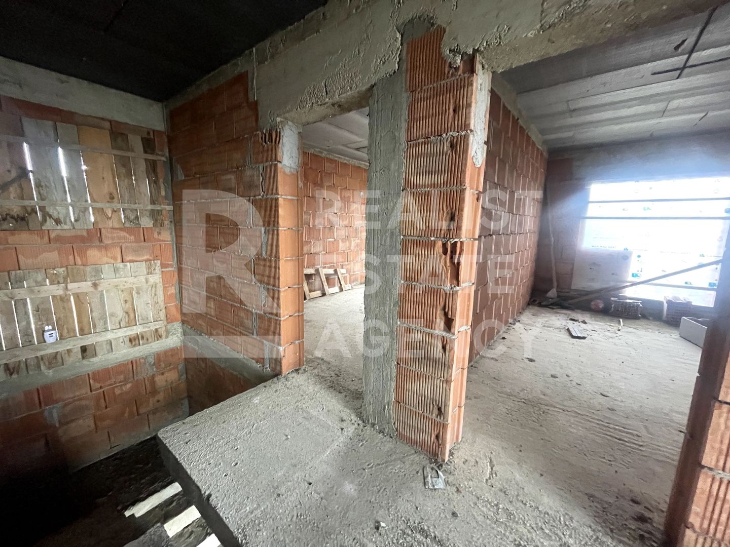 Casă P+E de vânzare Miroslava, Iași – 4 dormitoare, teren 458 mp - Poză 4