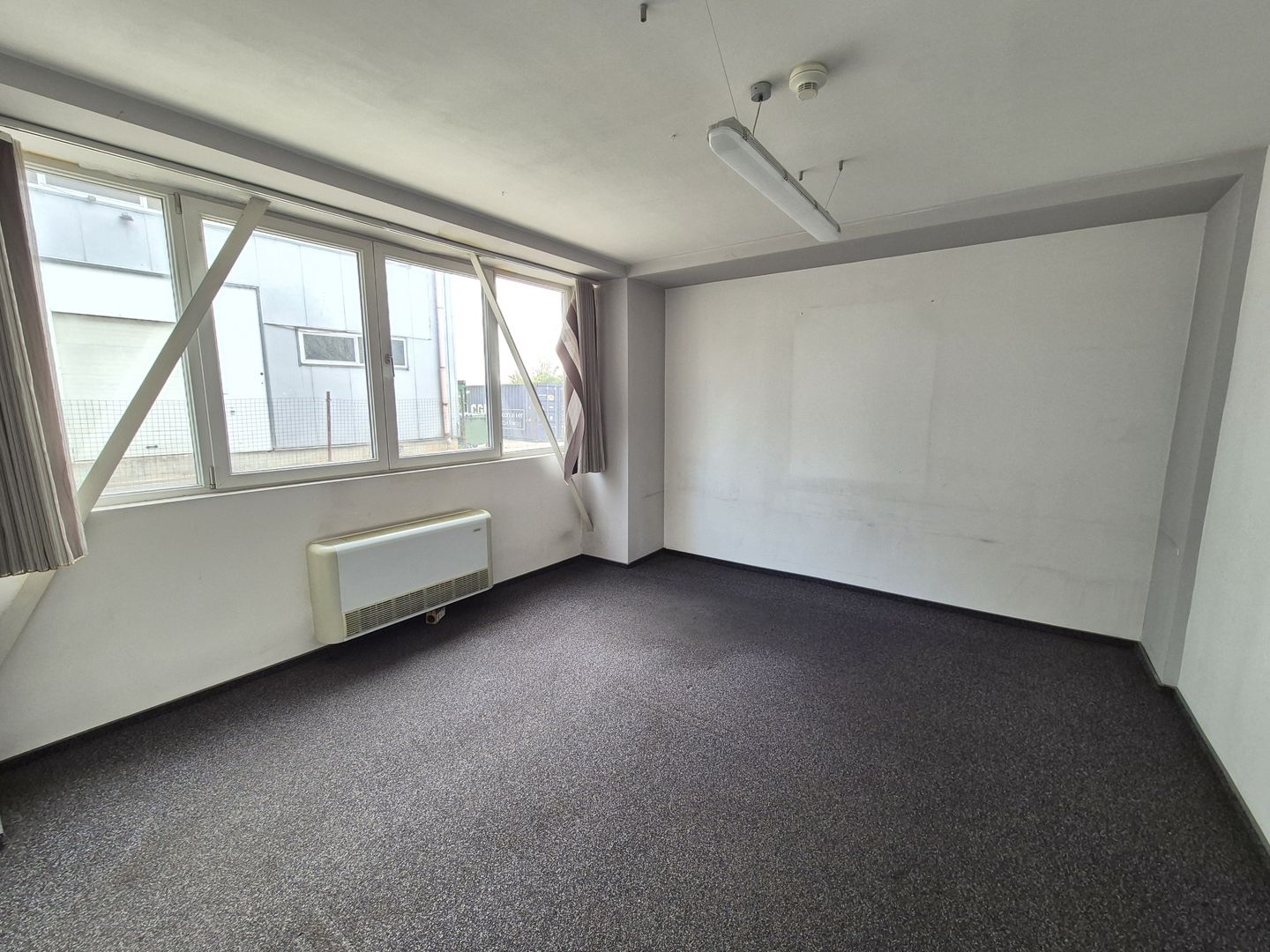 Hala 1040 mp + Spatiu de birouri 400 mp - Militari - Poză 11