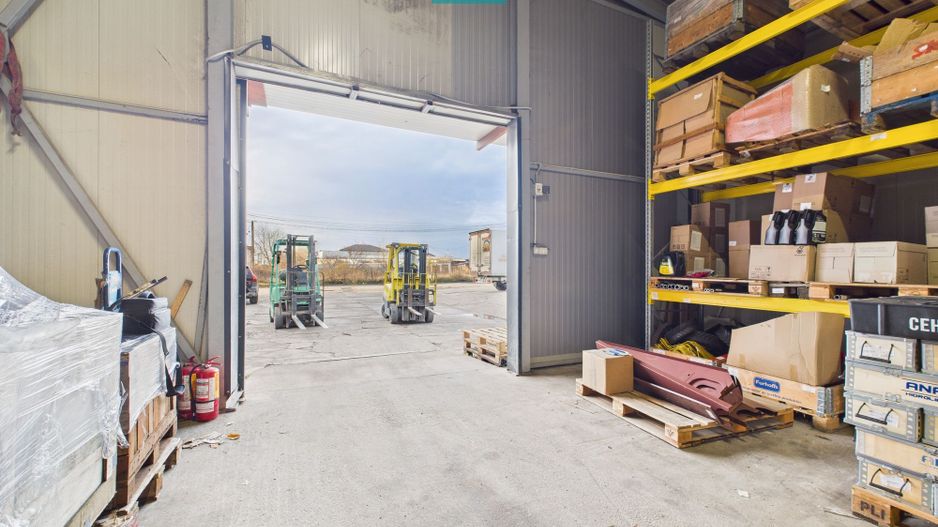 Hală industrială izolată 120 mp, panouri sandwich - Poză 1
