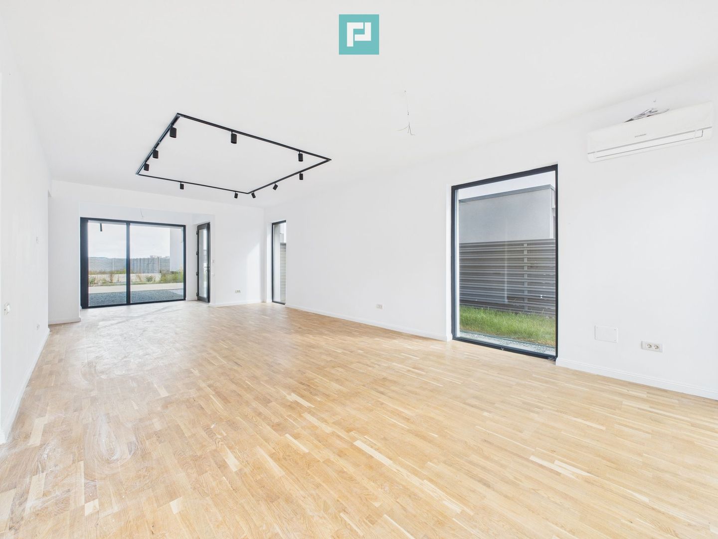 Casă în ansamblu rezidențial cu 5 camere, Tunari, aproape de oraș - Poză 1