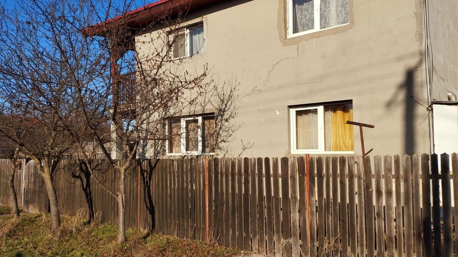 DARZA - CREVEDIA, CASA 7 CAMERE - Poză 2