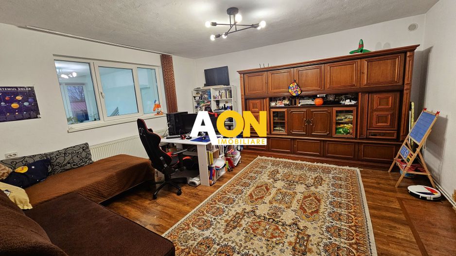 Casa cu doua corpuri, 5 camere, 1580 mp teren, Dealul Furcilor - Poză 5