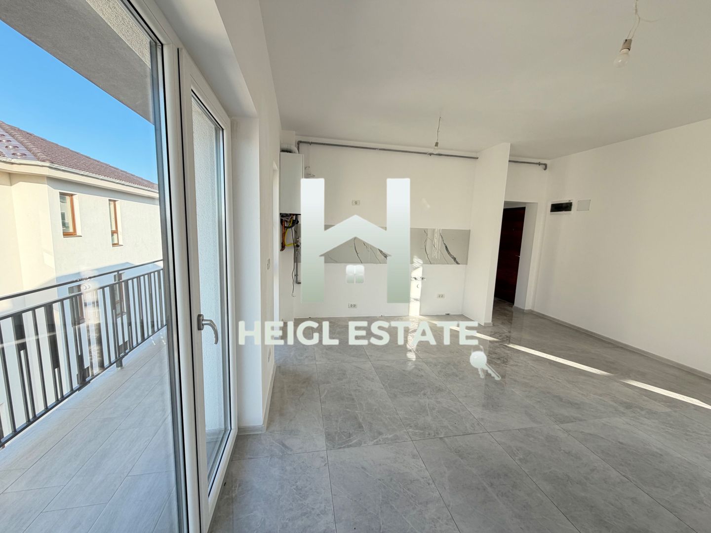 Apartament cu 2 camere si 45 mp terasa in zona Braytim - Poză 2