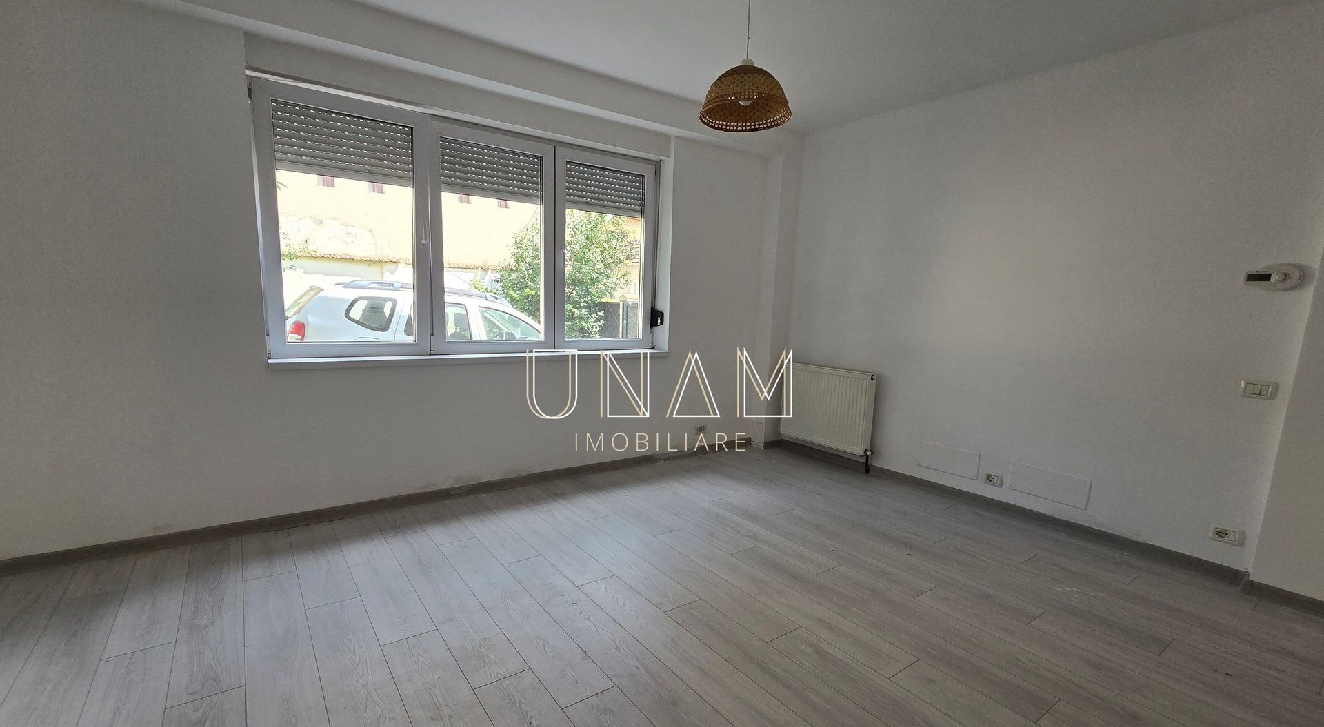 🏡 Casă spațioasă, recent renovată, de închiriat – zona Muncitoresc, Reșița - Poză 3